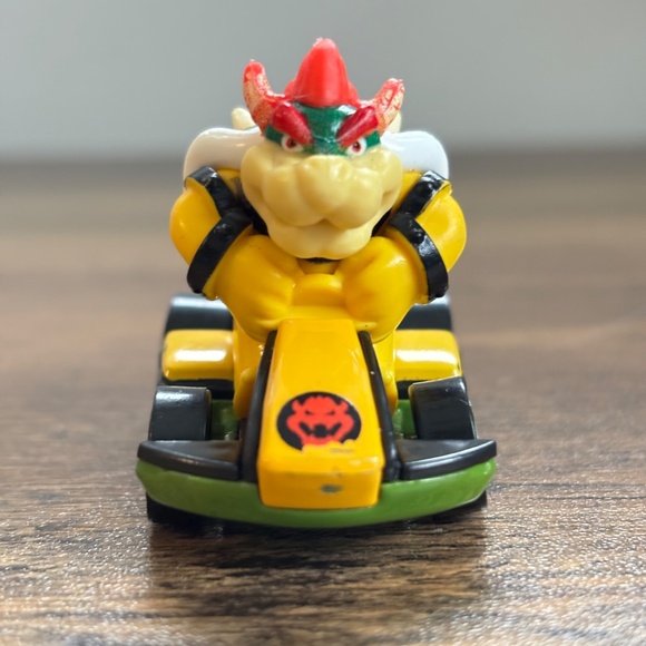 Nintendo HOT WHEELS 2018 Mario Bros Kart BOWSER Diecast Standard Kart Cart Car - Picture 5 of 8